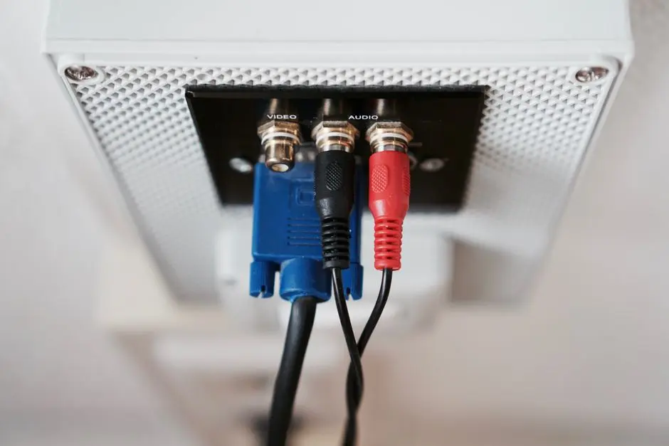 Perangkat WiFi rumah dengan beberapa unit pemancar untuk memperluas jangkauan sinyal